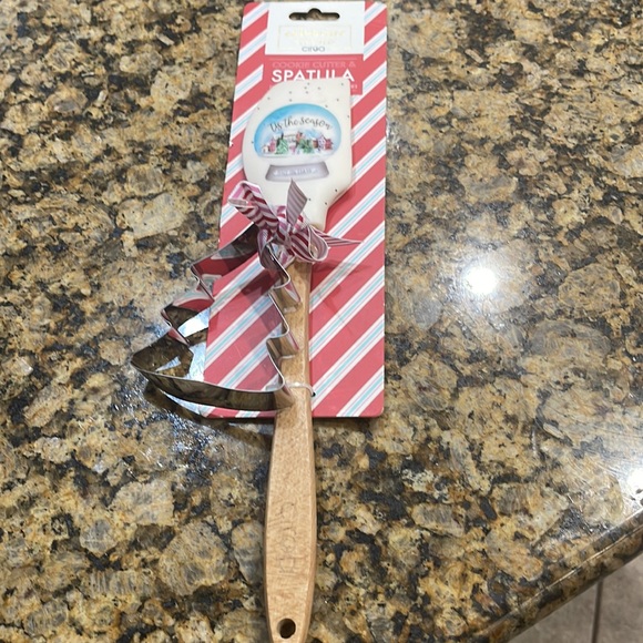 Holiday Spatula & Christmas Tree Cookie Cutter - Picture 7 of 7